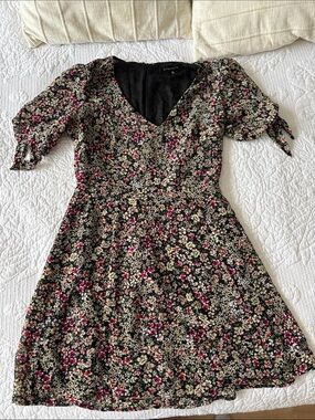 Dynamite Black Floral V-Neck Puff Sleeve Dress with Pink Accents
